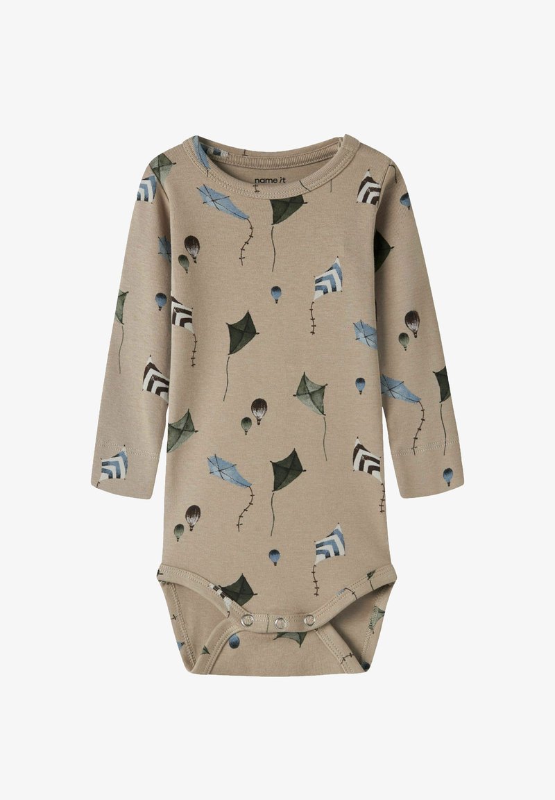 Body beige à manches longues pour bébé avec motifs de cerf-volant bleu et vert et de montgolfière, avec des boutons pression en bas.