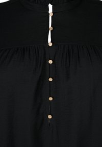 Zizzi MIT RÜSCHENKRAGEN - Denní šaty - black