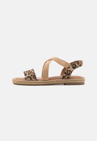 Unselected, camel/multi-coloured