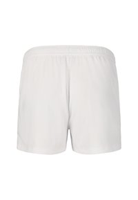 Hvide shorts lavet af letvægtsstof. Elastisk talje med et simpelt design. Glat tekstur, ingen mønstre eller yderligere dekorationer.