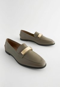 Next WIDE FIT - Loaferit/pistokkaat - khaki green