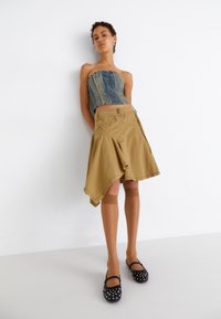 Jaded London ASYMMETRIC CHOPPY CARGO SKIRT - sukňa v tvare A - beige