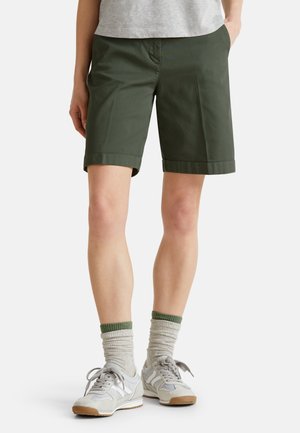 United Colors of Benetton BERMUDAS WITH CUFF IN STRETCH - Shorts - green