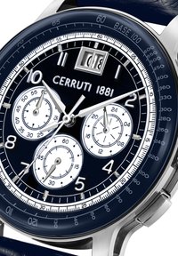 Reloj cronógrafo CERRUTI 1881 con esfera azul marino, manecillas en tono plateado, tres subesferas blancas, una ventana de fecha y caja de acero inoxidable pulido.