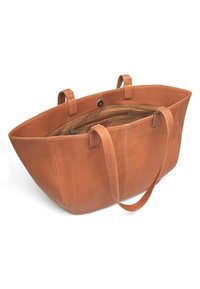 Borsa a spalla in pelle marrone con due manici, apertura superiore e tasca interna con zip. Presenta una superficie testurizzata e un design robusto per un ampio spazio di archiviazione.
