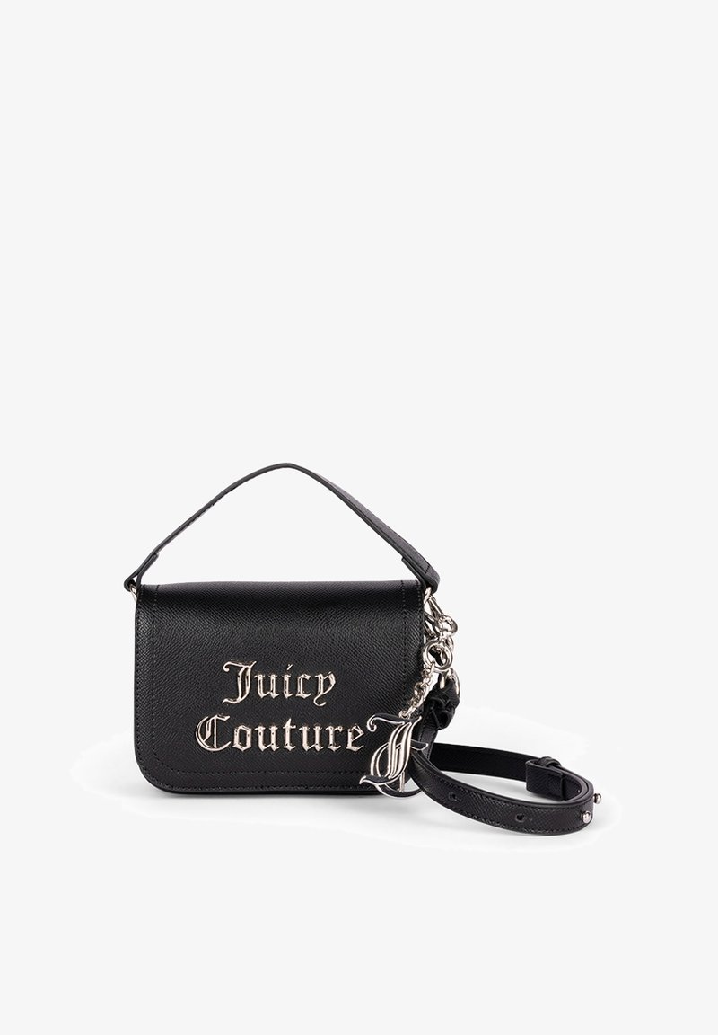 Borsa a mano in pelle nera con forma strutturata, caratterizzata dalla scritta "Juicy Couture" in lettere argentate, un manico superiore e una tracolla rimovibile.