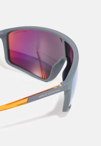 Armani Exchange Zonnebril - matte grey