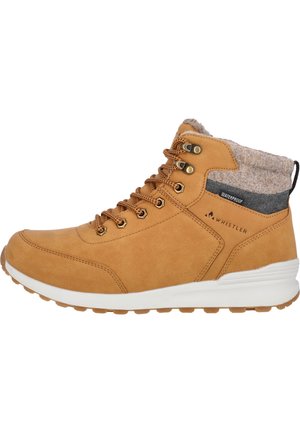 Hellbrauner High-Top-Wanderschuh mit weißer Sohle, gepolstertem Knöchelkragen, Schnürung vorne und "waterproof"-Label an der Seitenlasche.