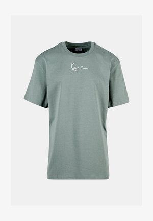 Világoszöld rövid ujjú, kerek nyakú póló, fehér dőlt betűs szöveges logóval, középen a mellkason.