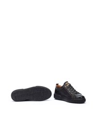 Pikolinos RIELLS - Baskets basses - Black