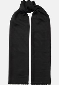 Écharpe noire au texture douce, arborant un motif de logo subtil, finie avec des bords à franges, conçue dans une forme longue et rectangulaire.