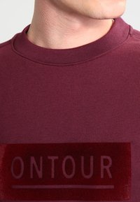 Ontour Sweater - dark red