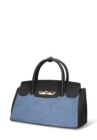 Borsa blu e nera in suede e pelle sintetica, con manici arrotondati, dettagli in metallo dorato e un design elegante.