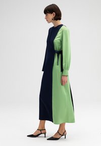Touché Privé CONTRAST COLORED - Nappali ruha - dark blue