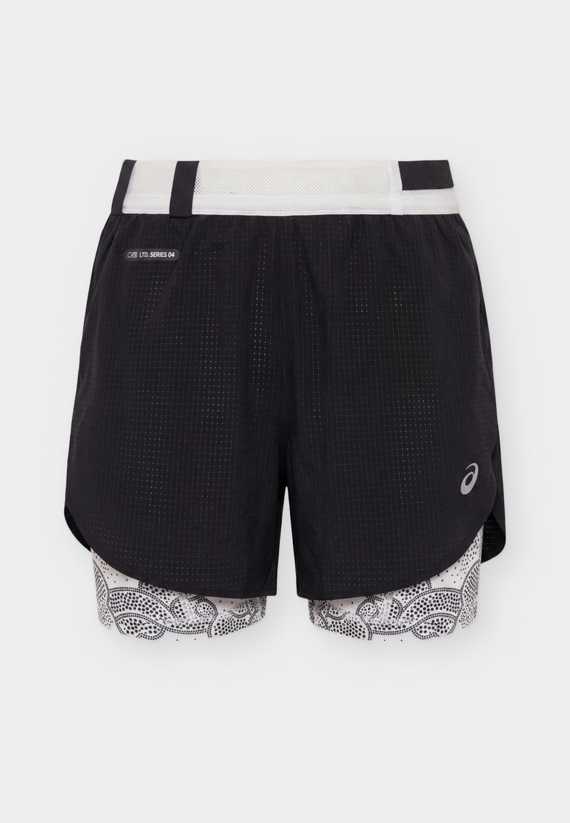 Sorte atletikshorts med hvidt mønstret inderfor, elastisk mesh-linning og lille logo nær kanten på en hvid baggrund.