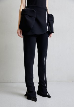 A.W.A.K.E. MODE BASQUE PANTS WITH ZIPS AND LARGE POCKETS - Bukser - black