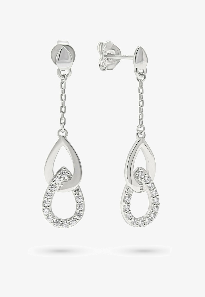 Silverörhängen med två sammanlänkade droppformer, en enkel och en utsmyckad med små klara ädelstenar, hängande från korta kedjor.