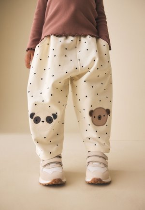 Next, REGULAR FIT - EMBELLISHED BARREL - Stoffhose - white mono spot bears