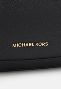 MICHAEL Michael Kors PRESTON CRESCENT HOBO  - Torba za nakupovanje - black