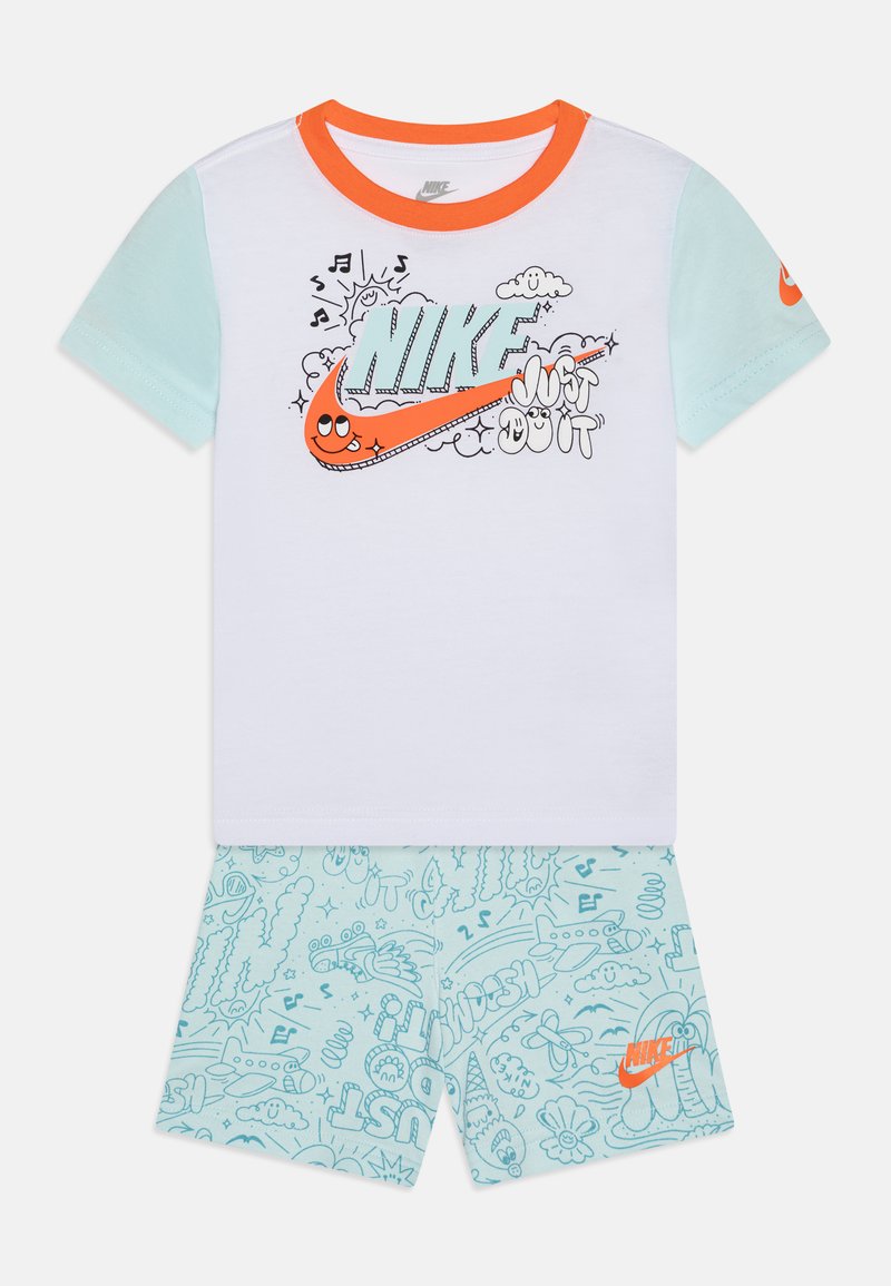 Nike Sportswear Shorts blauw