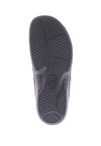 Suola di scarpa in gomma nera con superficie texture e scanalature; comprende marchi di branding e dimensione. Design durevole per aderenza e comfort.