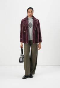 TWINSET Zimná bunda - purple eden