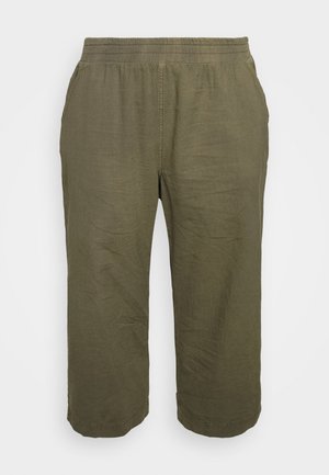 Olijfgroene cropped broek gemaakt van lichte stof met een elastische tailleband en zijzakken. Soepele textuur en eenvoudig ontwerp.