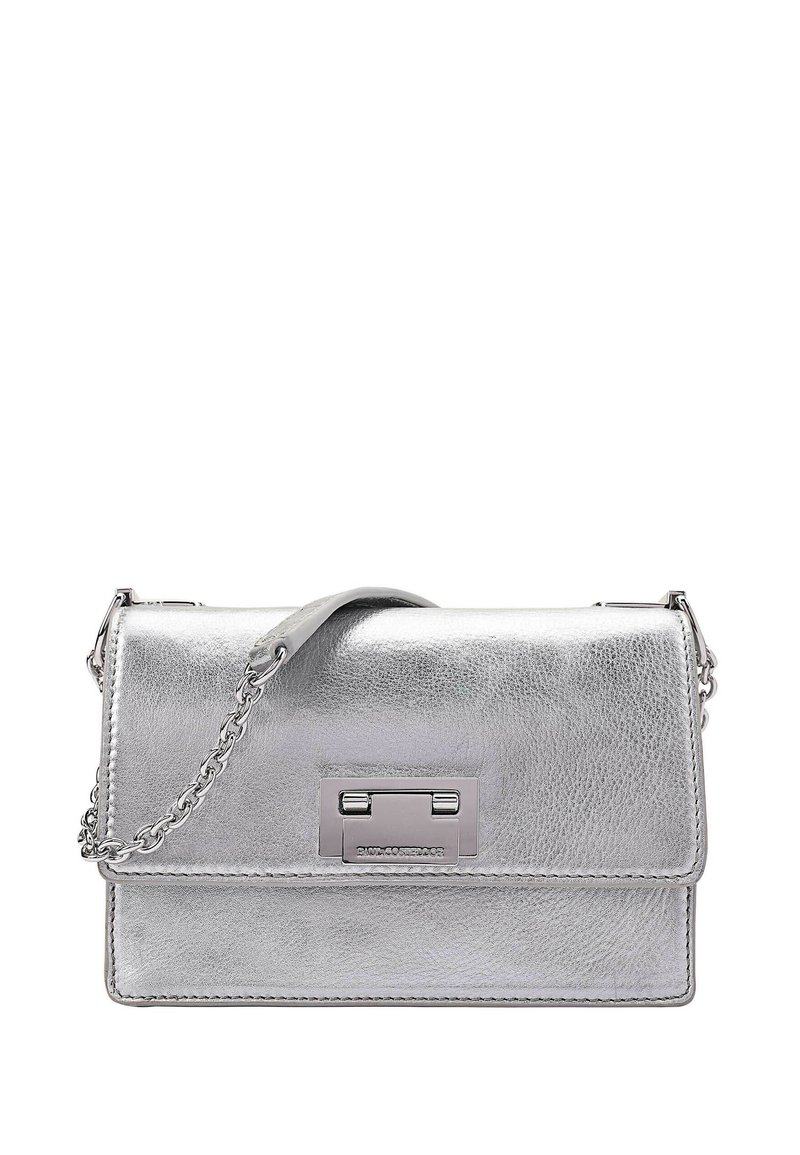 Zilveren metalen handtas met een rechthoekige vorm, een gladde leren textuur en een kettingband. Beschikt over een voorkliksluiting en logo-detail.