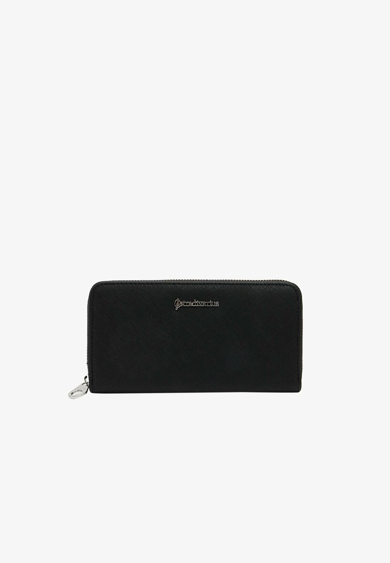 Portafoglio nero con zip in materiale sintetico testurizzato, caratterizzato da una finitura liscia, hardware color argento e un logo del marchio sulla parte anteriore.