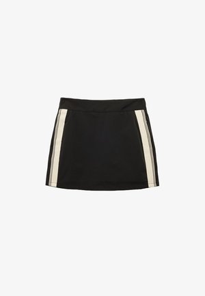 Czarna spódnica z elastycznym pasem, z kremowymi pionowymi paskami po obu stronach, wykonana z gładkiego, lekkiego materiału.