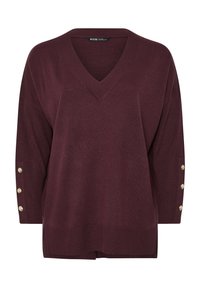 Burgundy V-ringad tröja med trekvartslånga ärmar, som har gyllene knappdetaljer på muddarna och en avslappnad passform med sidokilar. Mjuk textur.