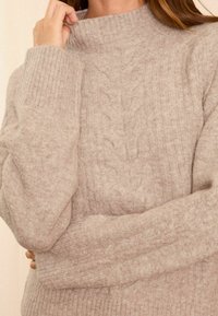 Love & Roses REGULAR FIT  PREMIUM  - Jersey de punto - beige