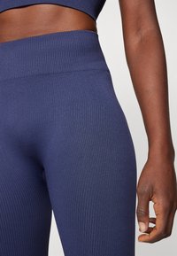 ONLY Play ONPJAIA LIFE SEAM  - Leggingek - maritime blue