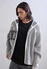 032c CRUSADER HOODED - Cardigan - black/white