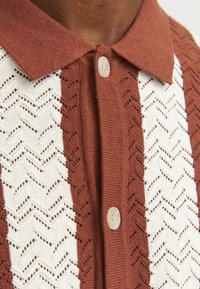 Jack & Jones JORNOTO - Shirt - maple syrup/cloud dancer
