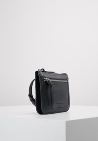 Liebeskind Berlin Taška s příčným popruhem - dark blue