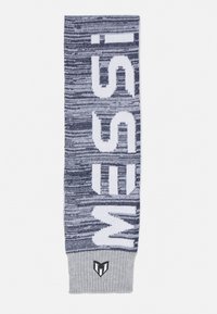 Sciarpa lavorata a maglia in blu navy e grigio con un motivo testurizzato. Presenta grandi lettere bianche e un logo nero all'estremità. Materiale morbido e elastico.