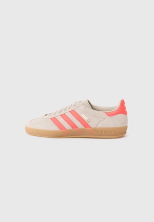 GAZELLE INDOOR UNISEX - Baskets basses - alumina/lucid red/white