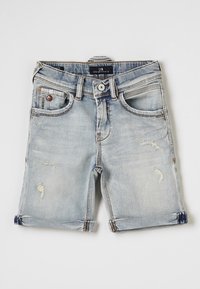 Shorts in denim di colore azzurro chiaro con dettagli strappati, cinque tasche e orlo risvoltato. Presentano una chiusura con bottone e un'etichetta del marchio in vita.