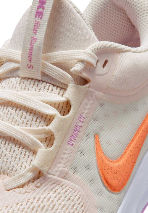 Nike STAR RUNNER 5 GS UNISEX - Road running shoes - chalk sail light magenta orange pulse — foto 6