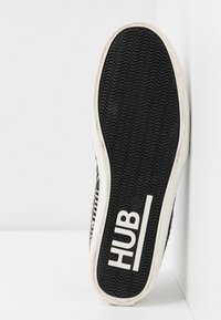 HUB Chaussons - black