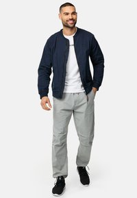 INDICODE JEANS  INORNEL granatowy