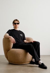 Tommy Jeans SIGNATURE TEE - T-shirt estampada - black