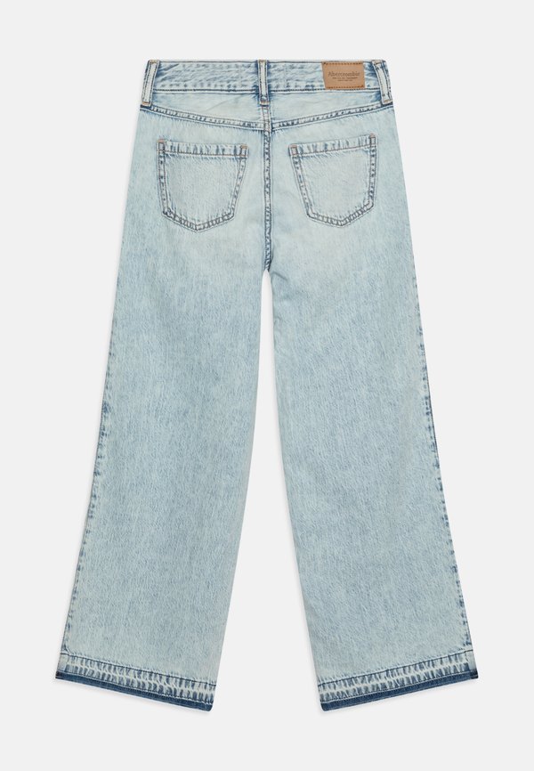 ULTRA WIDE LEG - Relaxed fit jeans - light wash3