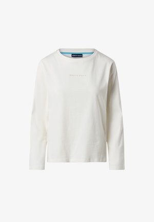 T-shirt en coton blanc cassé à manches longues avec le texte "NORTH SAILS" en rose clair. Encolure ronde avec une finition intérieure bleue contrastante.