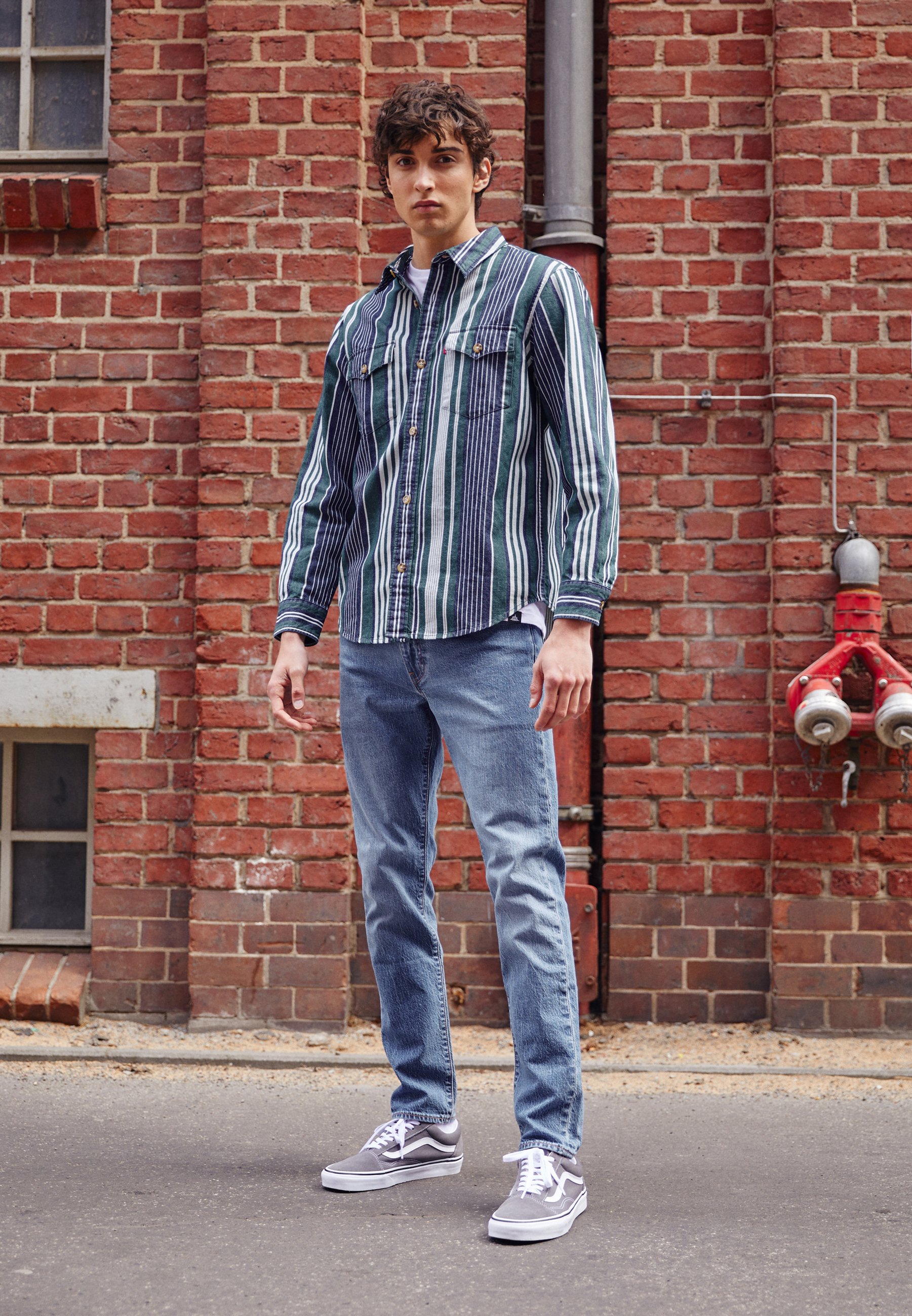 levi's relaxed fit