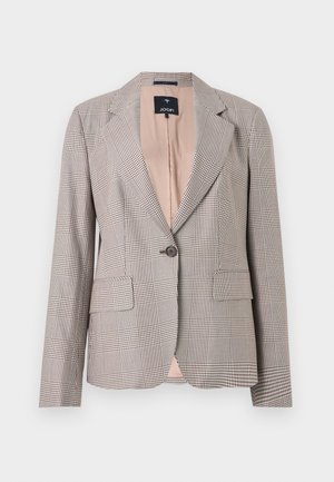 Blazer beige y marrón a cuadros con un solo botón, solapas con muesca y dos bolsillos frontales con solapa, forrado con tela rosa claro.