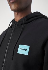 HUGO DAPLE - Majica s kapuljačom i patentnim zatvaračem - schwarz