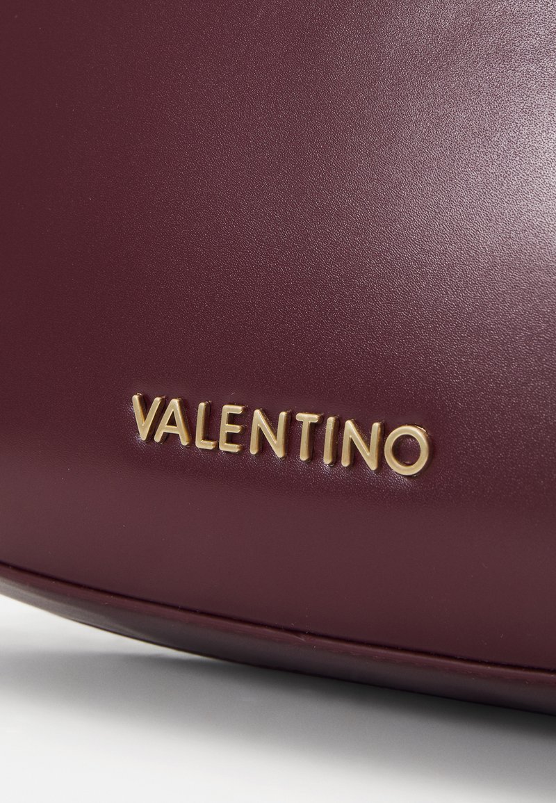 Sac à épaule Valentino Shine Re - Modèle Vino (rouge) En Polyuréthane, Neuf Avec étiquettes
