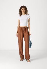 Hollister Co. SEAMLESS CREW NECK - T-shirt básica - bright white